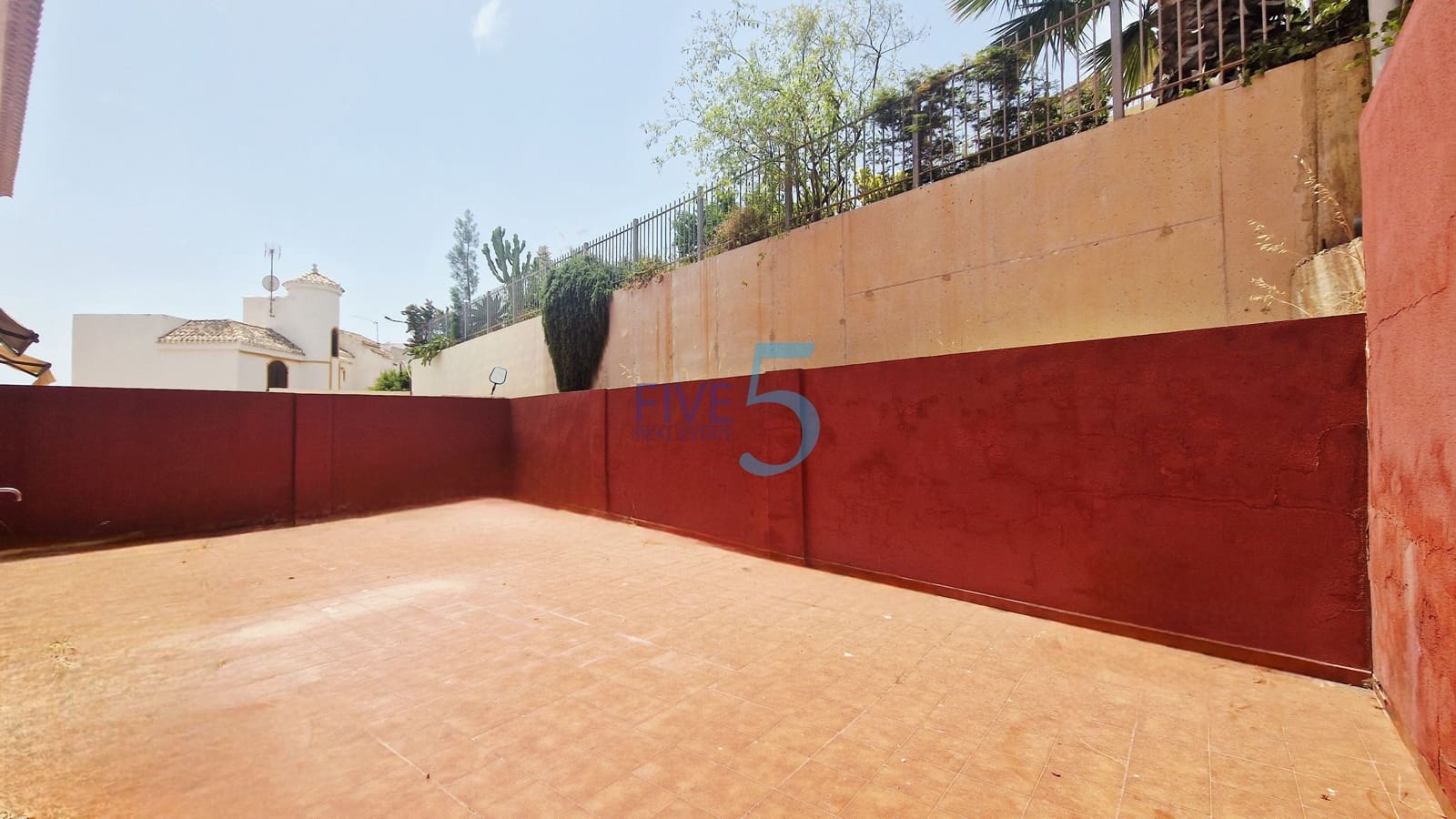 3 chambre Maison de Ville à vendre à El Carmoli avec piscine garage - 299 995 € (Ref: 9977937)