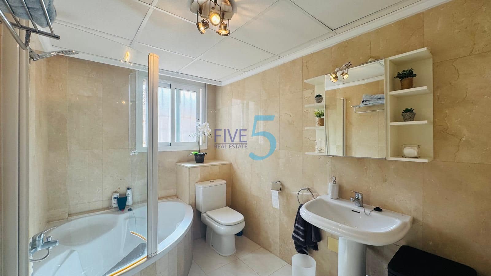 3 soveværelse Byhus til salg i Ciudad Quesada med swimmingpool garage - € 229.900 (Ref: 9977990)