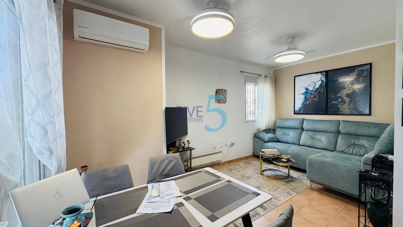 2 soveværelse Byhus til salg i Torrevieja med swimmingpool - € 215.000 (Ref: 9981415)
