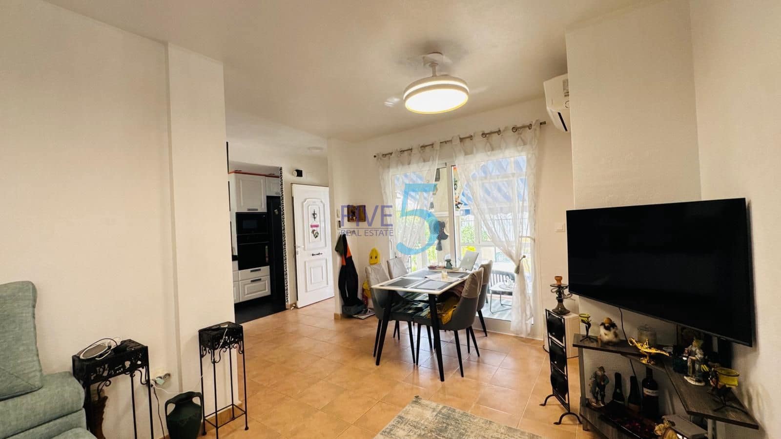 2 soveværelse Byhus til salg i Torrevieja med swimmingpool - € 215.000 (Ref: 9981415)
