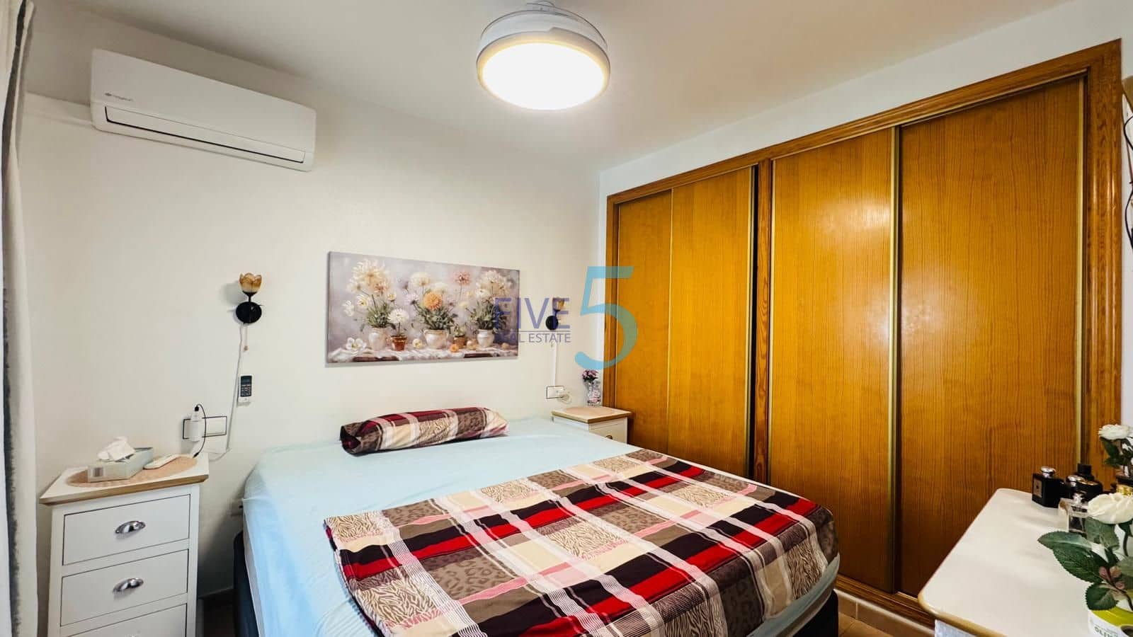 2 soveværelse Byhus til salg i Torrevieja med swimmingpool - € 215.000 (Ref: 9981415)