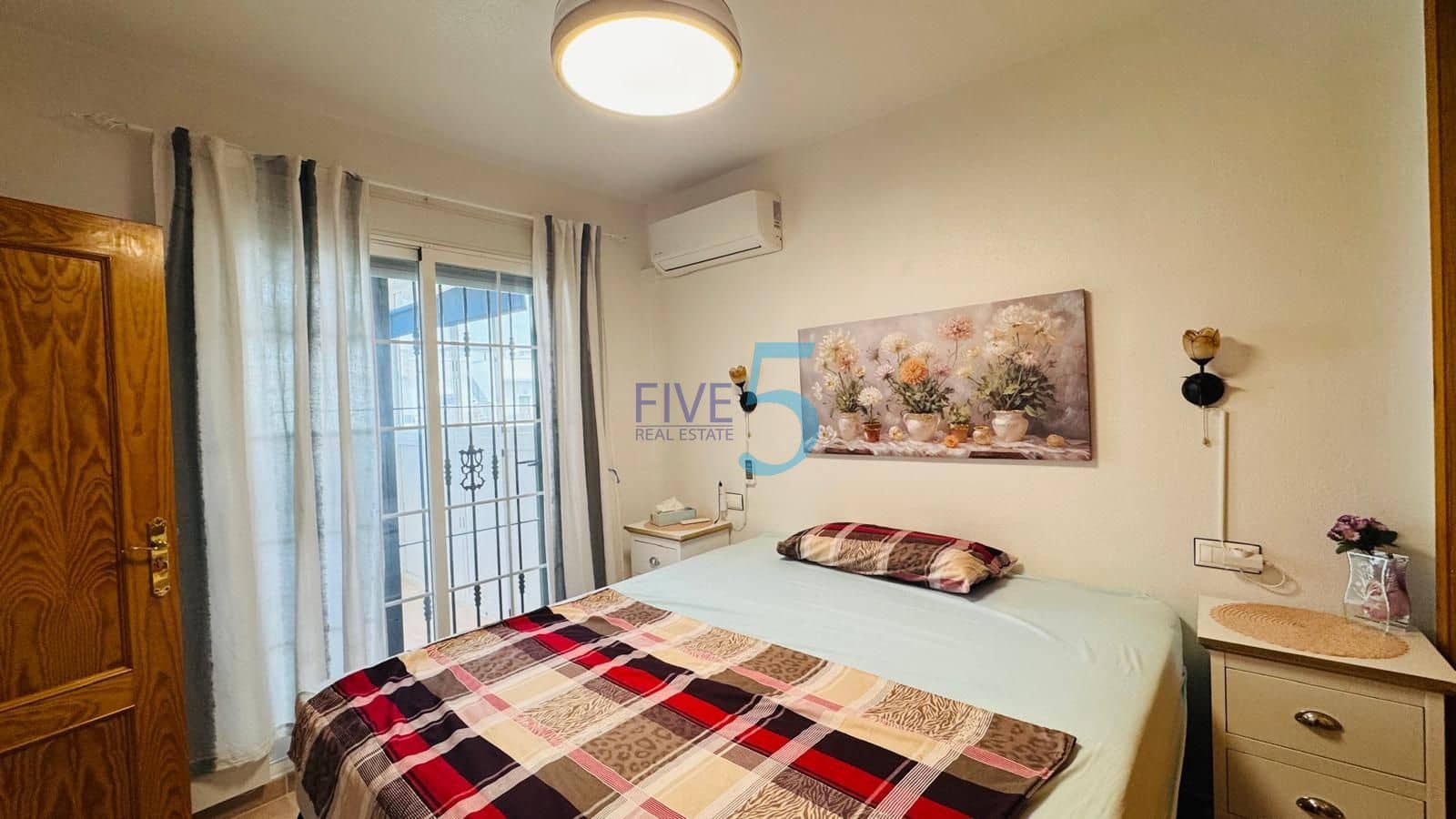 2 soveværelse Byhus til salg i Torrevieja med swimmingpool - € 215.000 (Ref: 9981415)