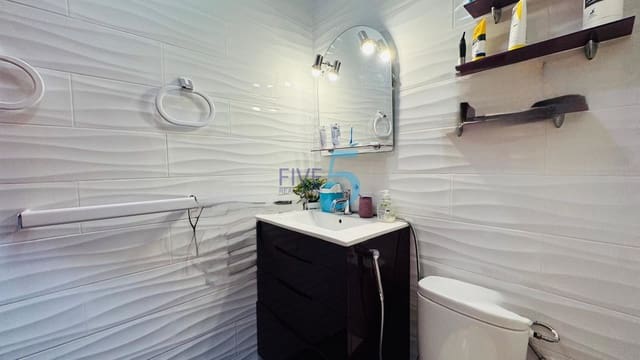 2 soveværelse Byhus til salg i Torrevieja med swimmingpool - € 215.000 (Ref: 9981415)