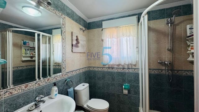 Apartamento de 2 habitaciones en Villamartin, Orihuela en venta con piscina garaje - 159.999 € (Ref: 9981710)