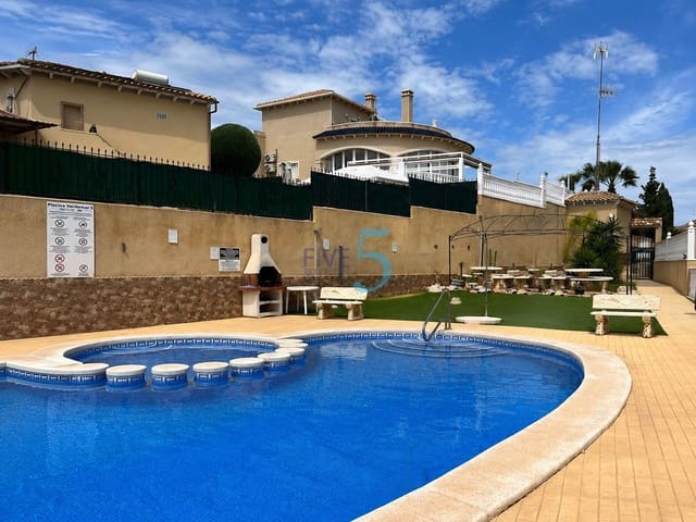 Apartamento de 2 habitaciones en Villamartin, Orihuela en venta con piscina garaje - 159.999 € (Ref: 9981710)