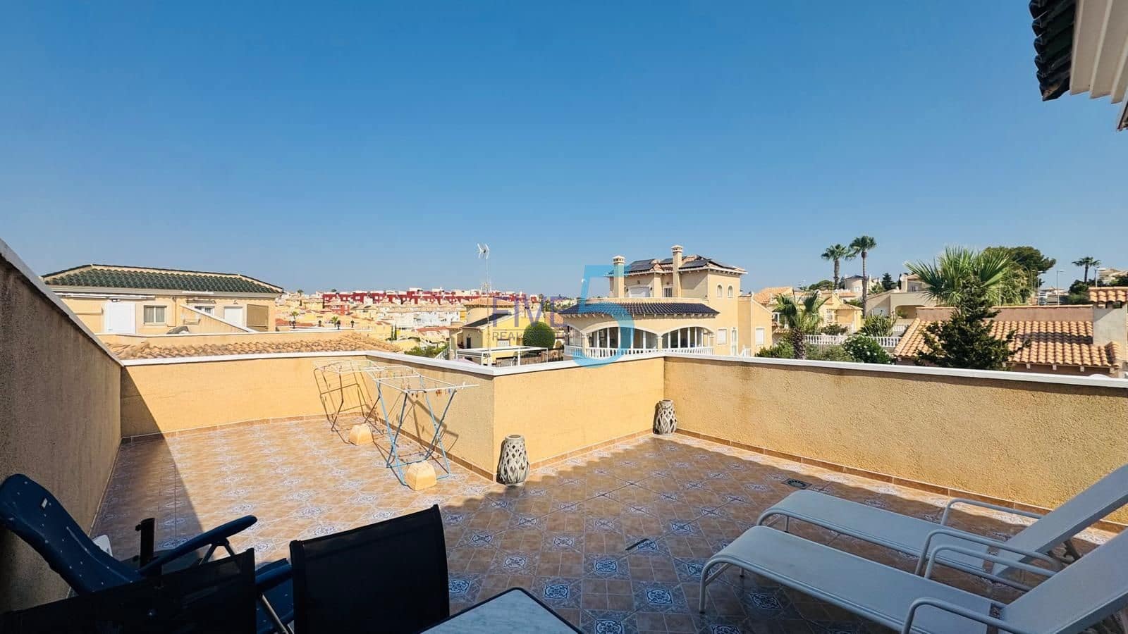 Apartamento de 2 habitaciones en Villamartin en venta con piscina garaje - 159.999 € (Ref: 9981710)