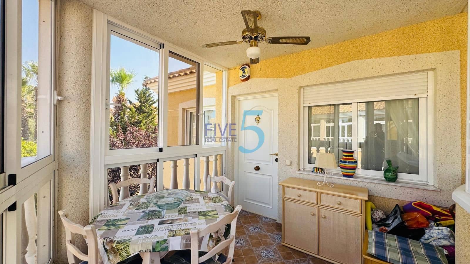 Apartamento de 2 habitaciones en Villamartin en venta con piscina garaje - 159.999 € (Ref: 9981710)