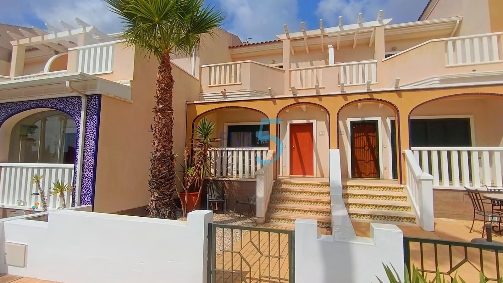 3 soveværelse Byhus til salg i Ciudad Quesada med swimmingpool garage - € 335.000 (Ref: 9984023)