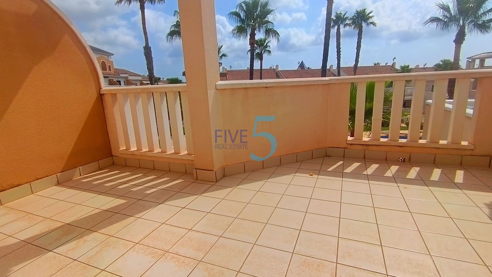 3 soveværelse Byhus til salg i Ciudad Quesada med swimmingpool garage - € 335.000 (Ref: 9984023)