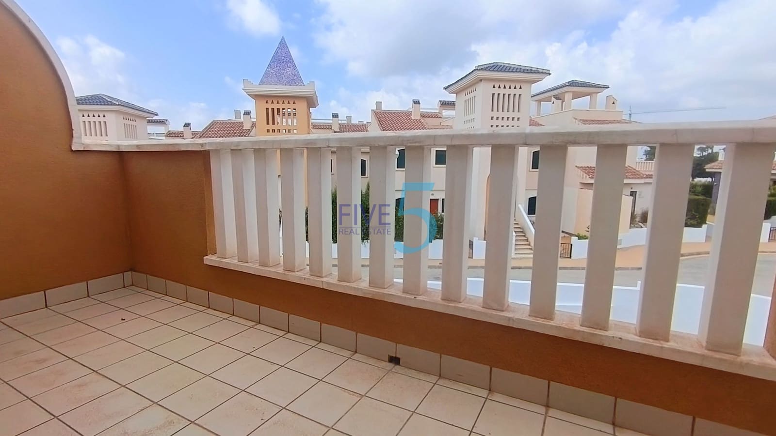 3 soveværelse Byhus til salg i Ciudad Quesada med swimmingpool garage - € 335.000 (Ref: 9984023)