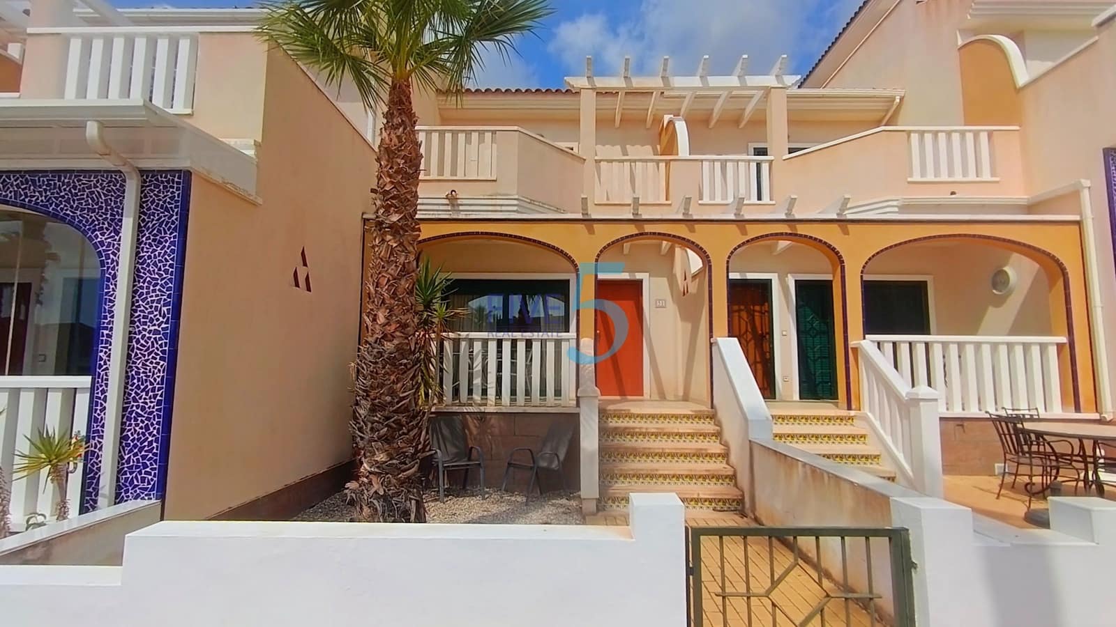 3 soveværelse Byhus til salg i Ciudad Quesada med swimmingpool garage - € 335.000 (Ref: 9984023)