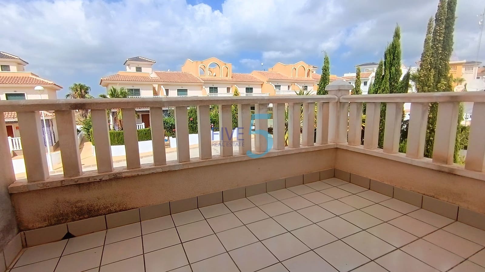 3 slaapkamer Villa te koop in Ciudad Quesada met zwembad garage - € 335.000 (Ref: 9984024)