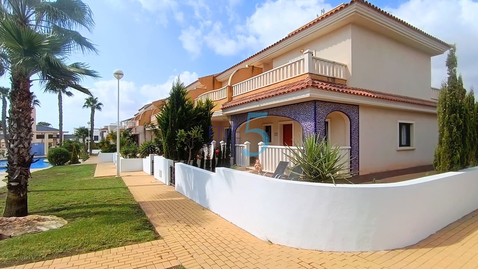 3 slaapkamer Villa te koop in Ciudad Quesada met zwembad garage - € 335.000 (Ref: 9984024)