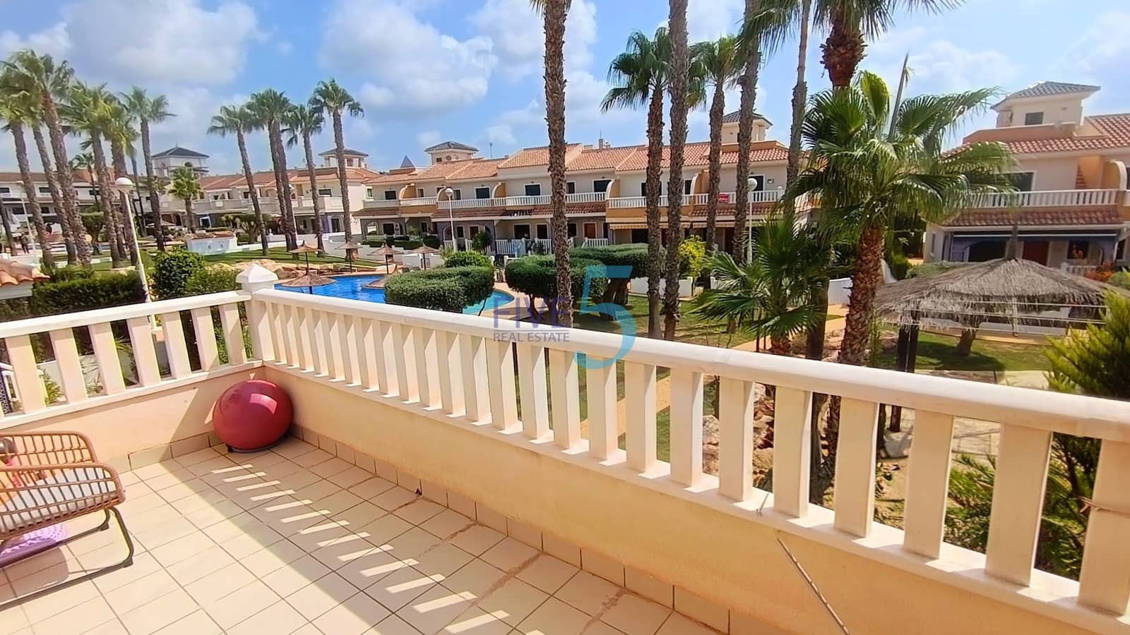 3 slaapkamer Villa te koop in Ciudad Quesada met zwembad garage - € 335.000 (Ref: 9984024)