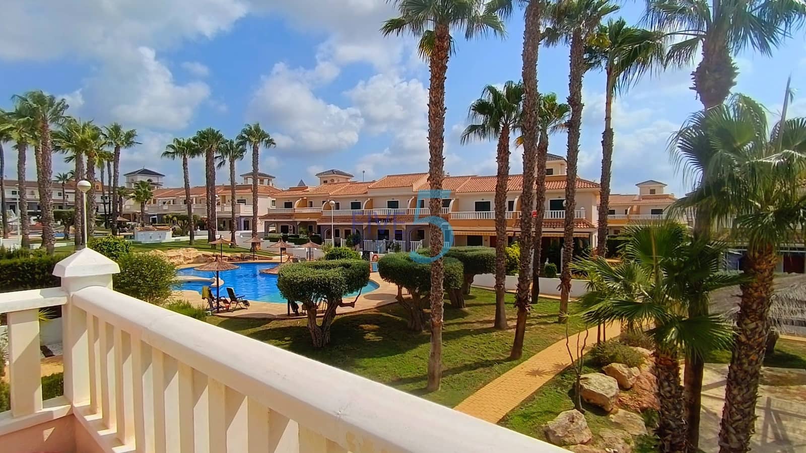 3 slaapkamer Villa te koop in Ciudad Quesada met zwembad garage - € 335.000 (Ref: 9984024)