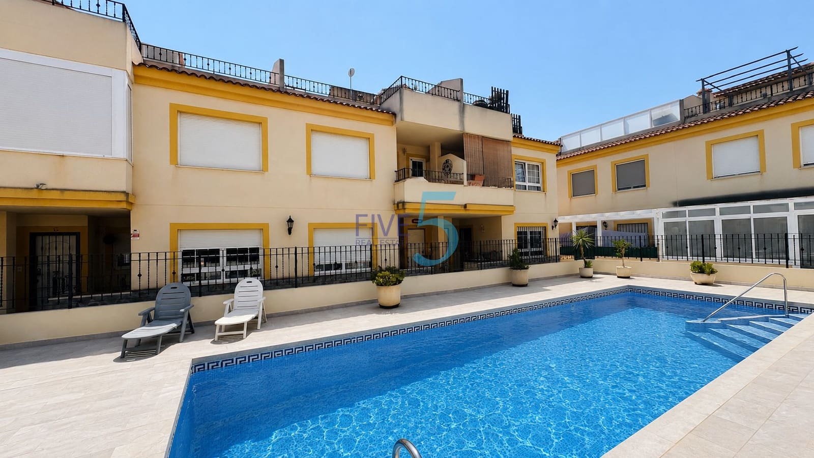2 quarto Apartamento para venda em Daya Nueva com piscina - 127 000 € (Ref: 9984151)