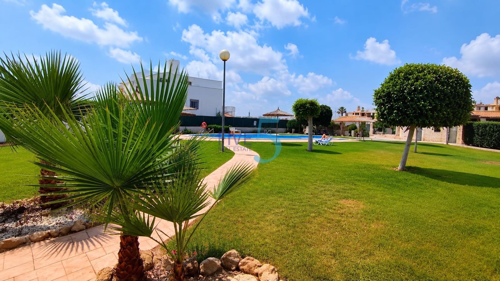3 bedroom Bungalow for sale in San Fulgencio with pool - € 185,000 (Ref: 9984152)