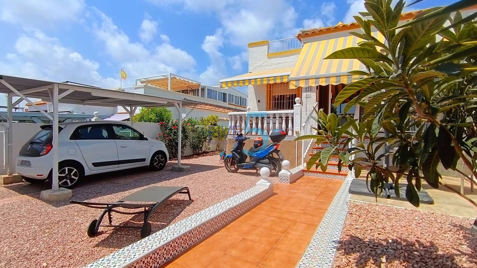 3 bedroom Bungalow for sale in San Fulgencio with pool - € 185,000 (Ref: 9984152)