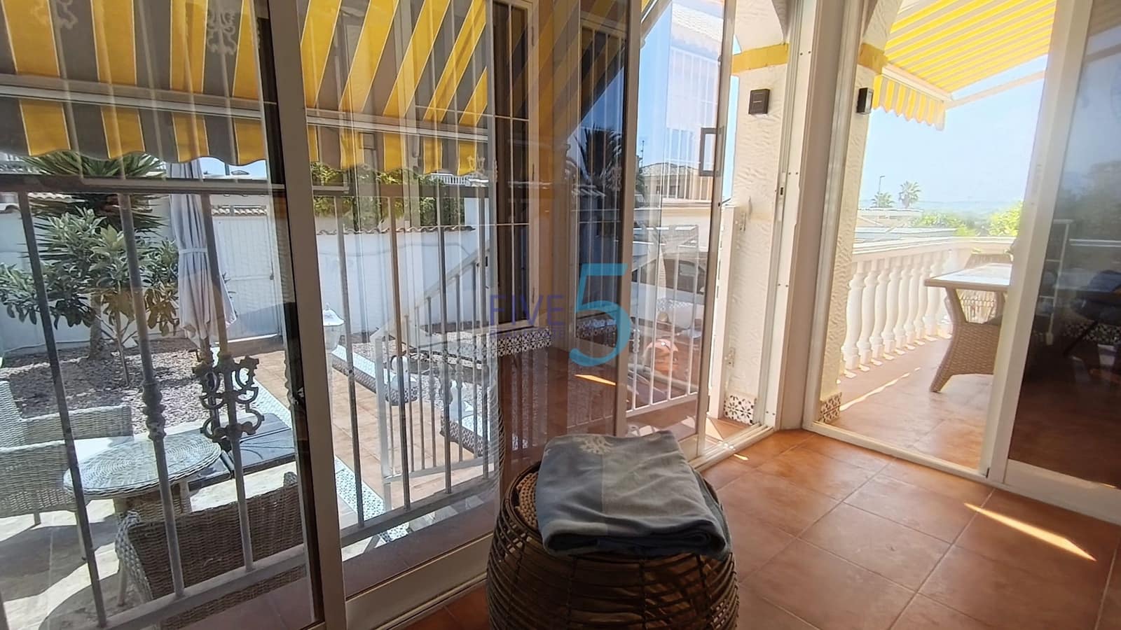 3 bedroom Bungalow for sale in San Fulgencio with pool - € 185,000 (Ref: 9984152)