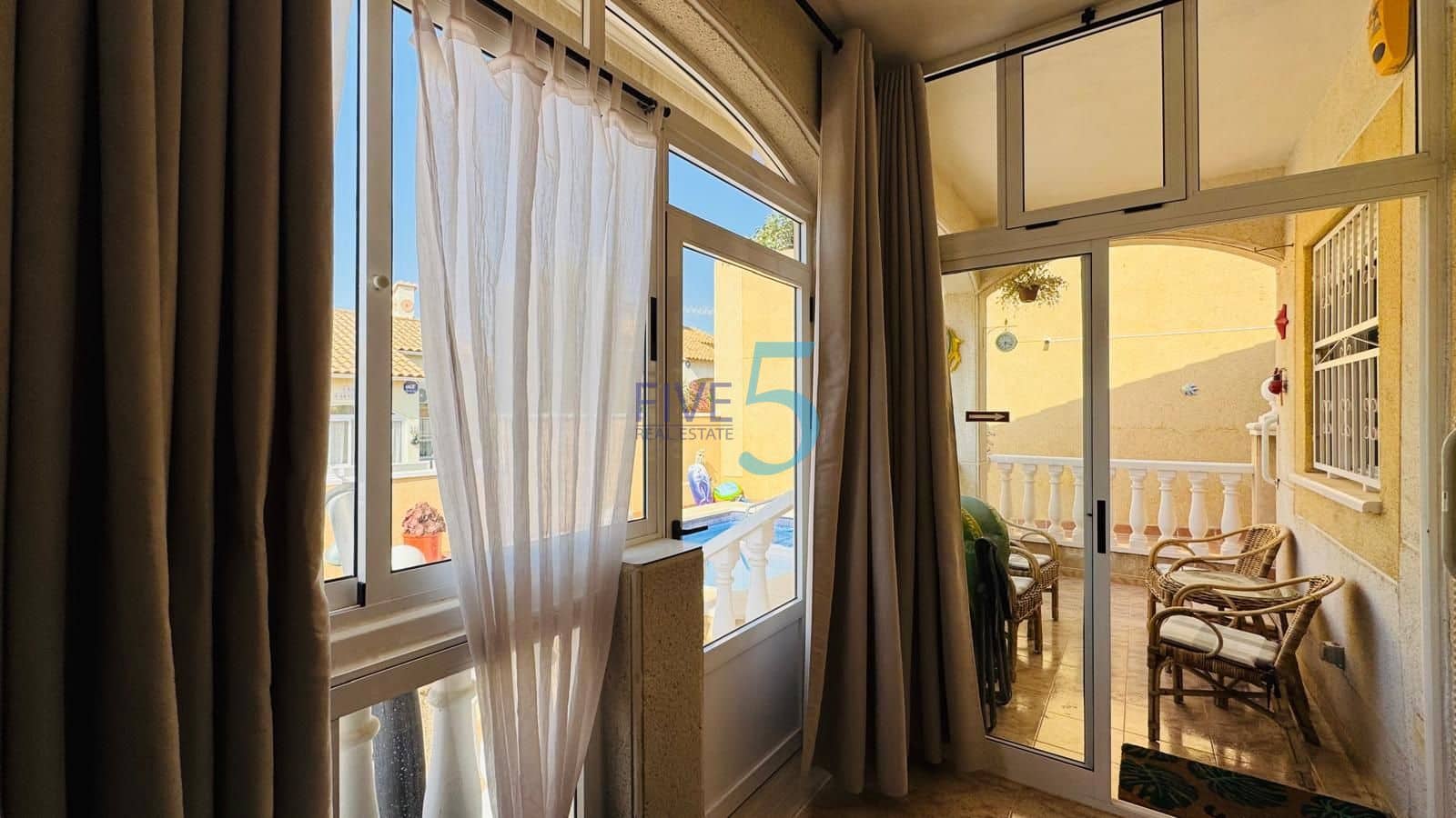 3 soverom Villa til salgs i Los Altos med svømmebasseng garasje - € 250 000 (Ref: 9985848)