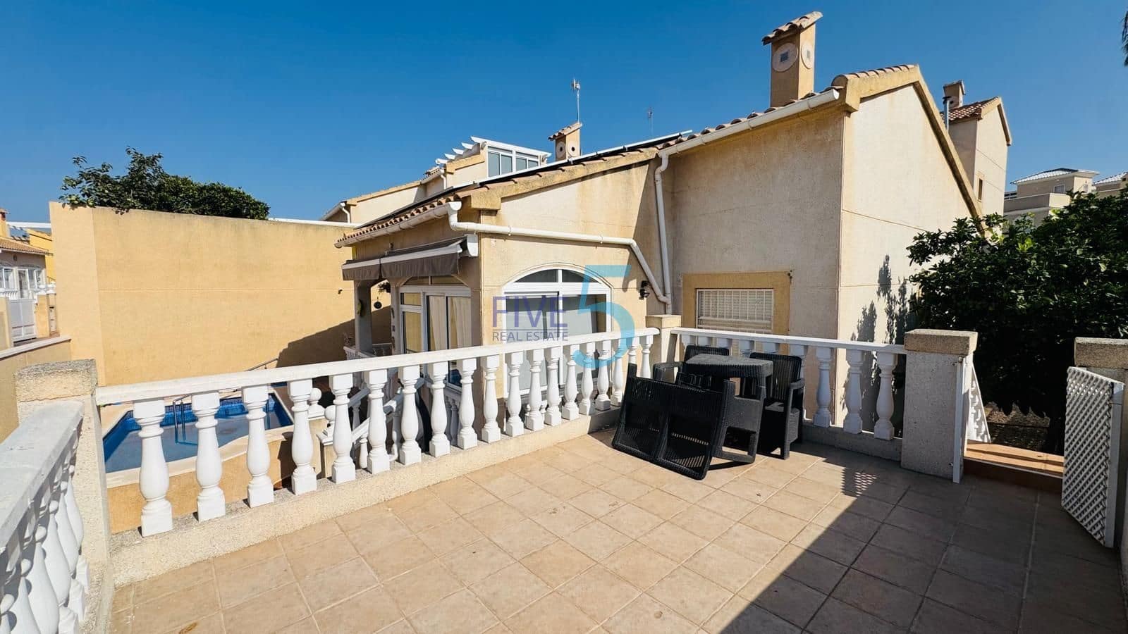 3 soverom Villa til salgs i Los Altos med svømmebasseng garasje - € 250 000 (Ref: 9985848)