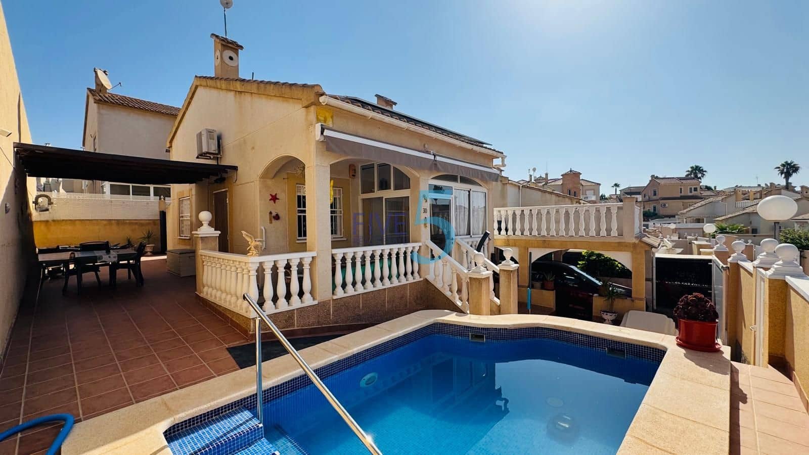 3 soverom Villa til salgs i Los Altos med svømmebasseng garasje - € 250 000 (Ref: 9985848)