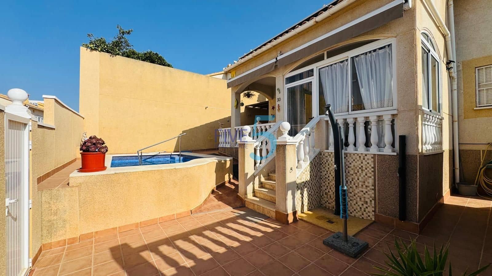 3 soverom Villa til salgs i Los Altos med svømmebasseng garasje - € 250 000 (Ref: 9985848)