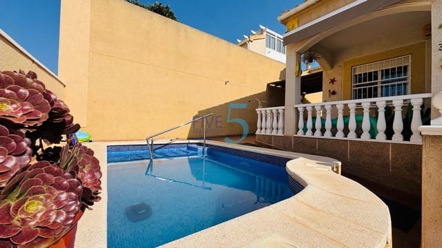 3 soverom Villa til salgs i Los Altos med svømmebasseng garasje - € 250 000 (Ref: 9985848)