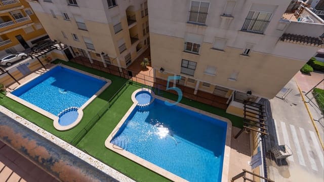 2 bedroom Apartment for sale in Formentera del Segura with pool - € 105,000 (Ref: 9985849)