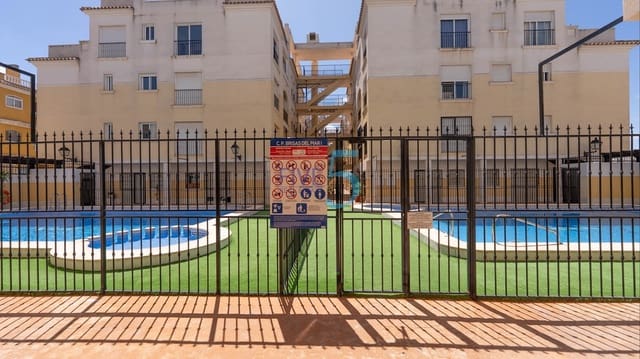 2 bedroom Apartment for sale in Formentera del Segura with pool - € 105,000 (Ref: 9985849)