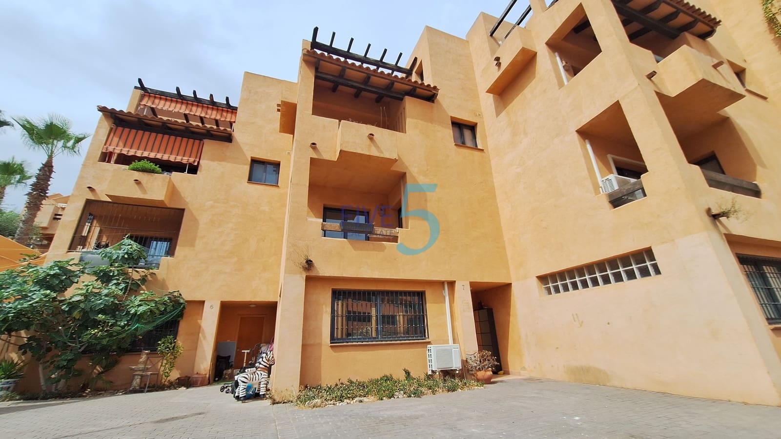 3 sovrum Semi-fristående Villa till salu i Villamartin med pool - 297 000 € (Ref: 9987180)