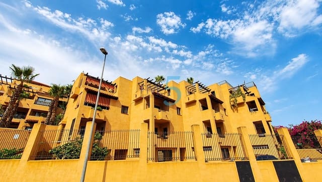 3 soveværelse Semi-Rækkehus til salg i Villamartin, Orihuela med swimmingpool - € 297.000 (Ref: 9987180)