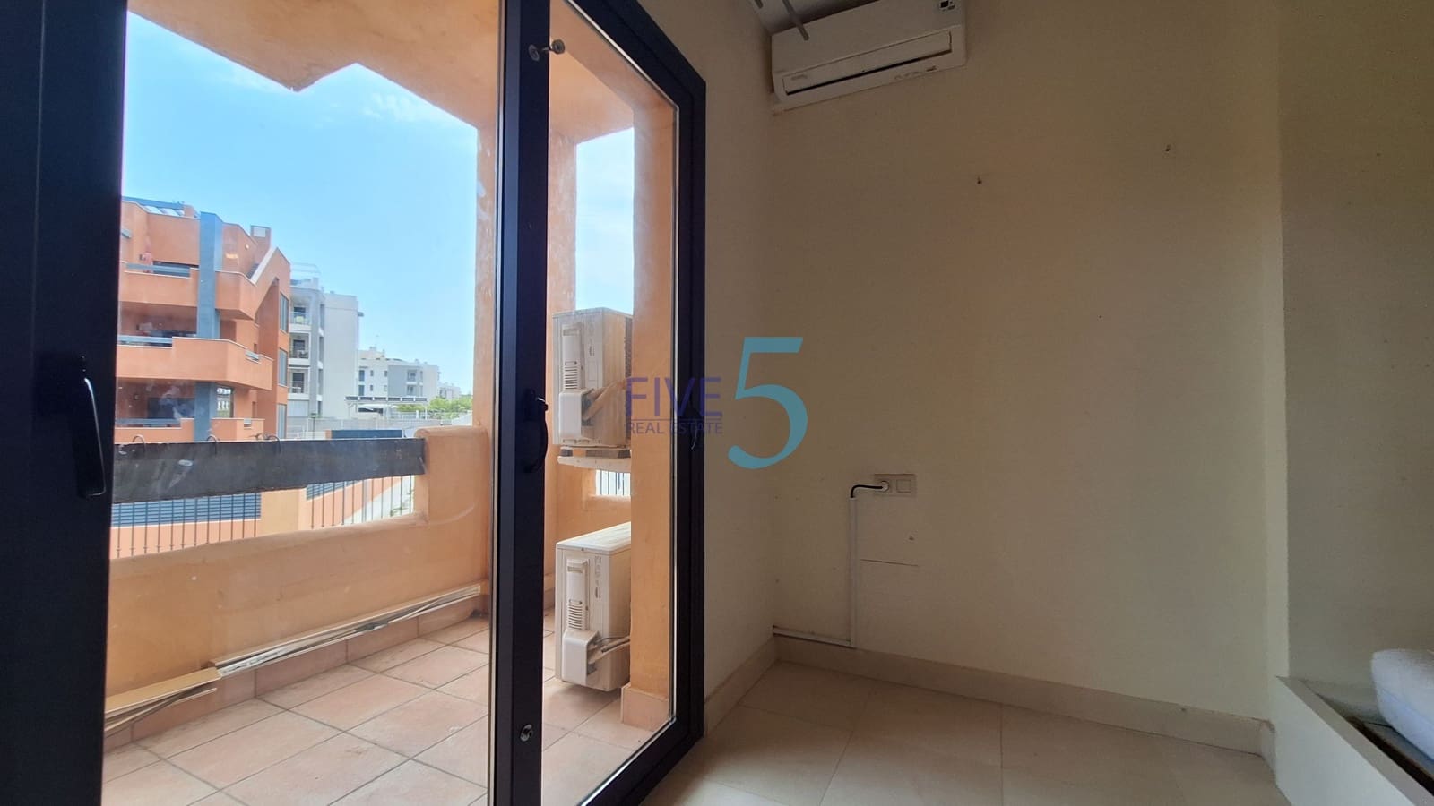 3 sovrum Semi-fristående Villa till salu i Villamartin med pool - 297 000 € (Ref: 9987180)