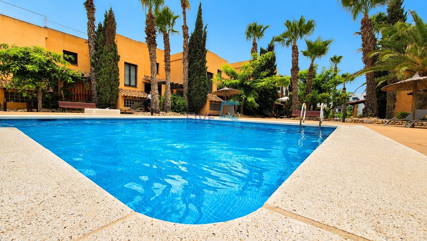 3 sovrum Semi-fristående Villa till salu i Villamartin med pool - 297 000 € (Ref: 9987180)