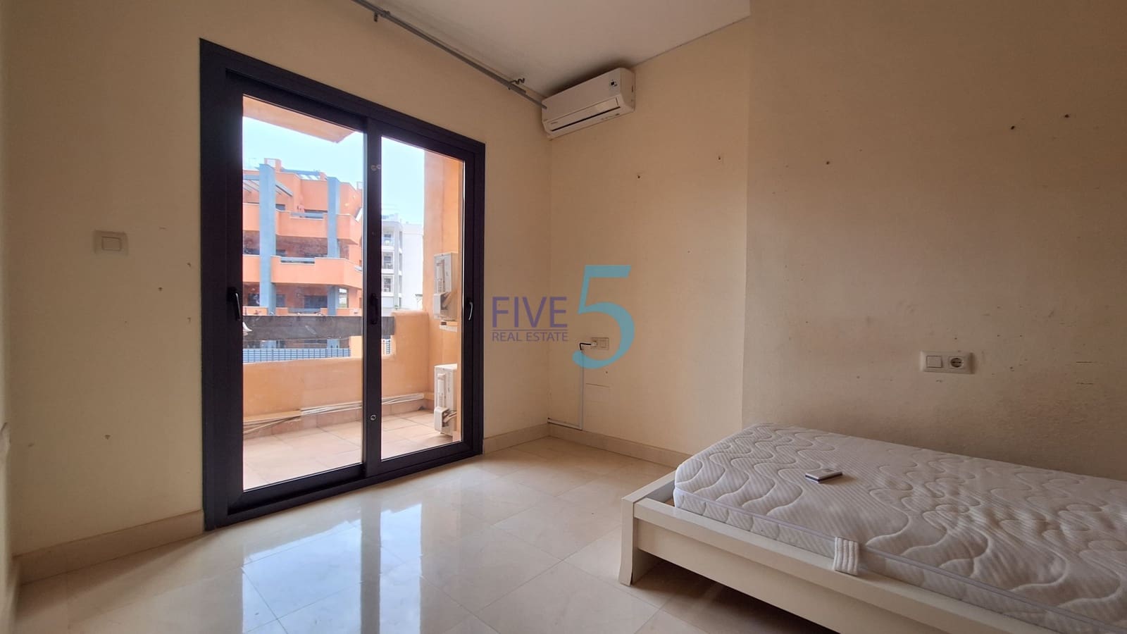 3 sovrum Semi-fristående Villa till salu i Villamartin med pool - 297 000 € (Ref: 9987180)