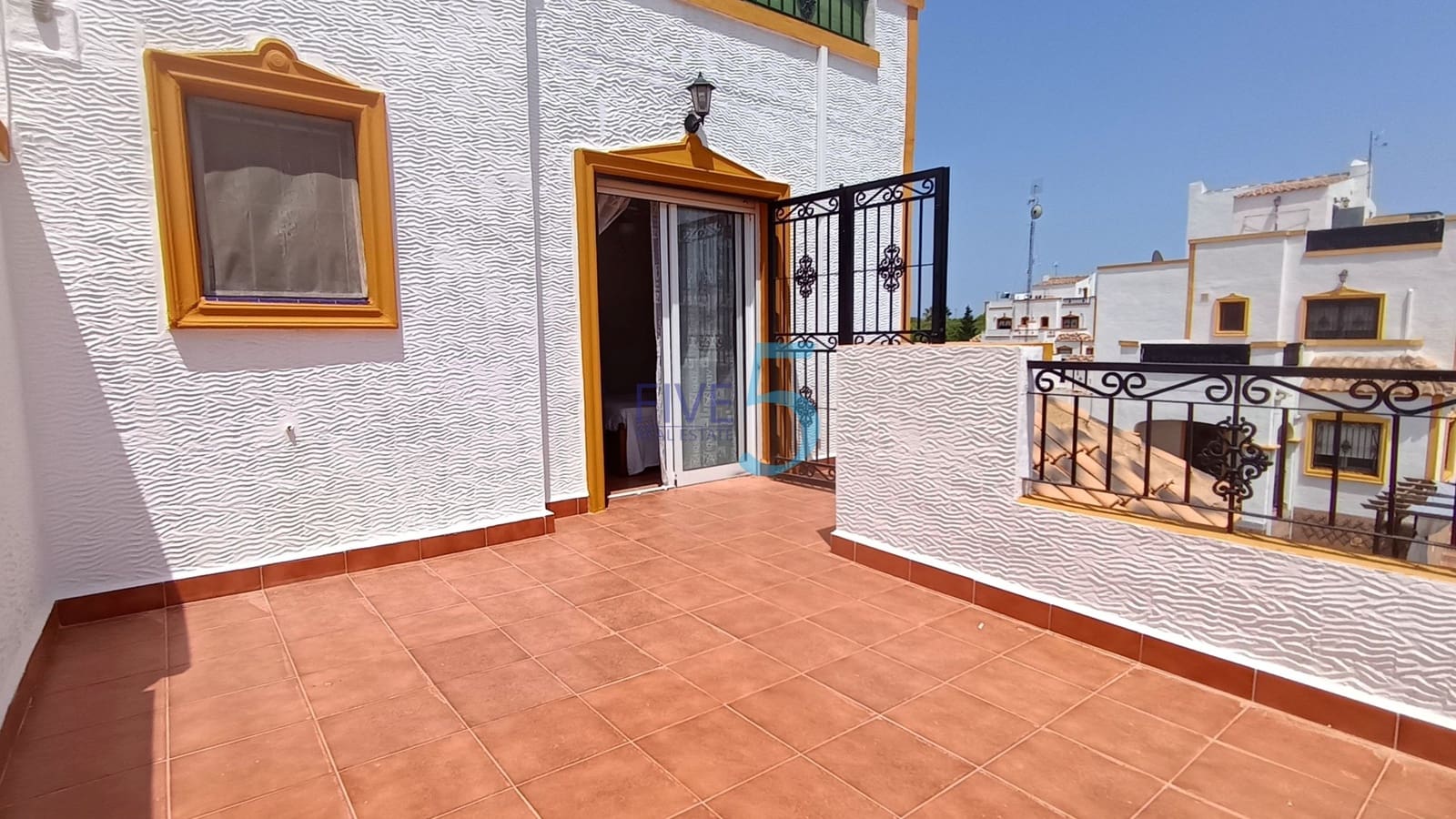 Casa de 3 habitaciones en Vistabella en venta con piscina - 189.995 € (Ref: 9989301)