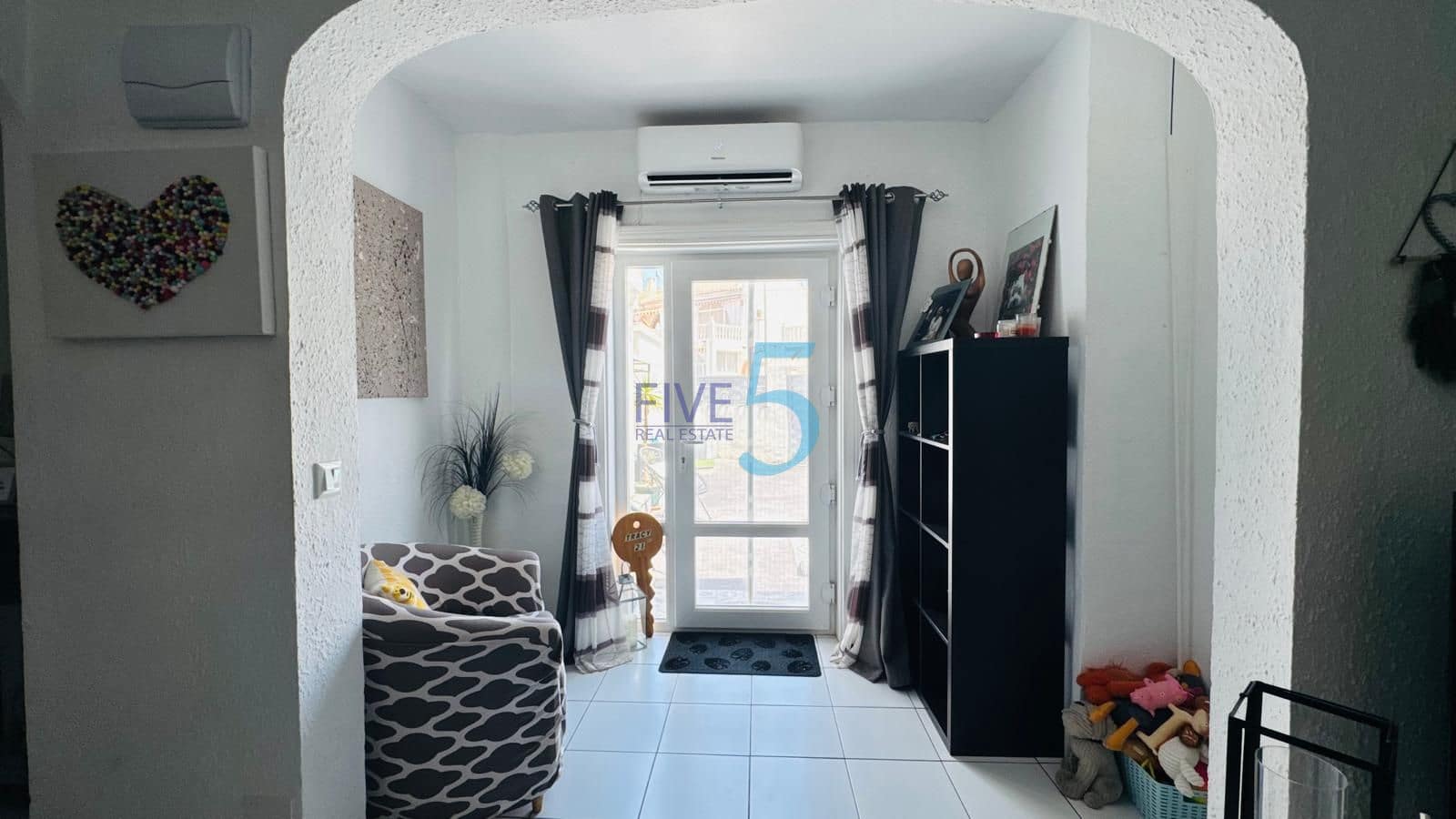 2 bedroom Apartment for sale in El Chaparral - € 135,000 (Ref: 9989302)