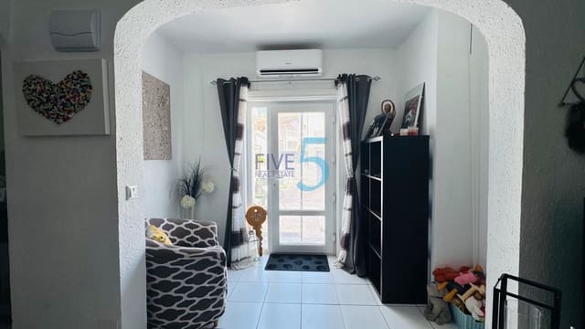 2 soveværelse Lejlighed til salg i El Chaparral, Torrevieja - € 135.000 (Ref: 9989302)