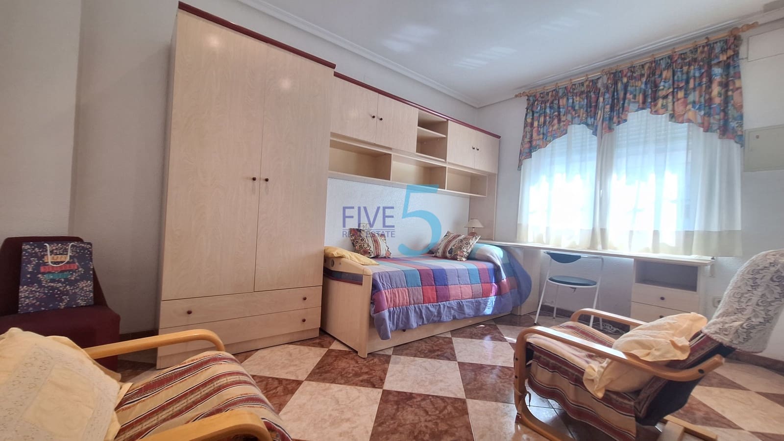 Casa de 4 habitaciones en San Miguel de Salinas en venta - 138.000 € (Ref: 9989492)