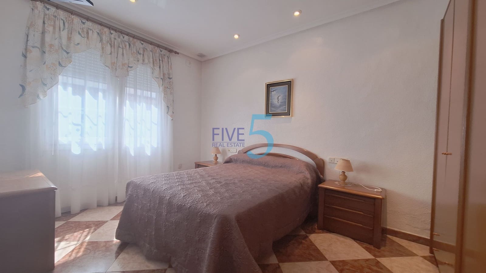 Casa de 4 habitaciones en San Miguel de Salinas en venta - 138.000 € (Ref: 9989492)
