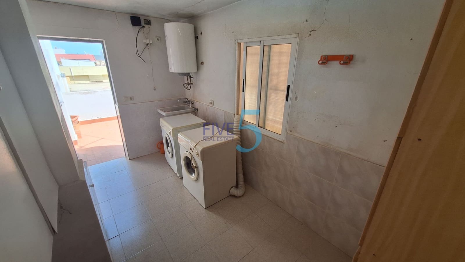 Casa de 4 habitaciones en San Miguel de Salinas en venta - 138.000 € (Ref: 9989492)