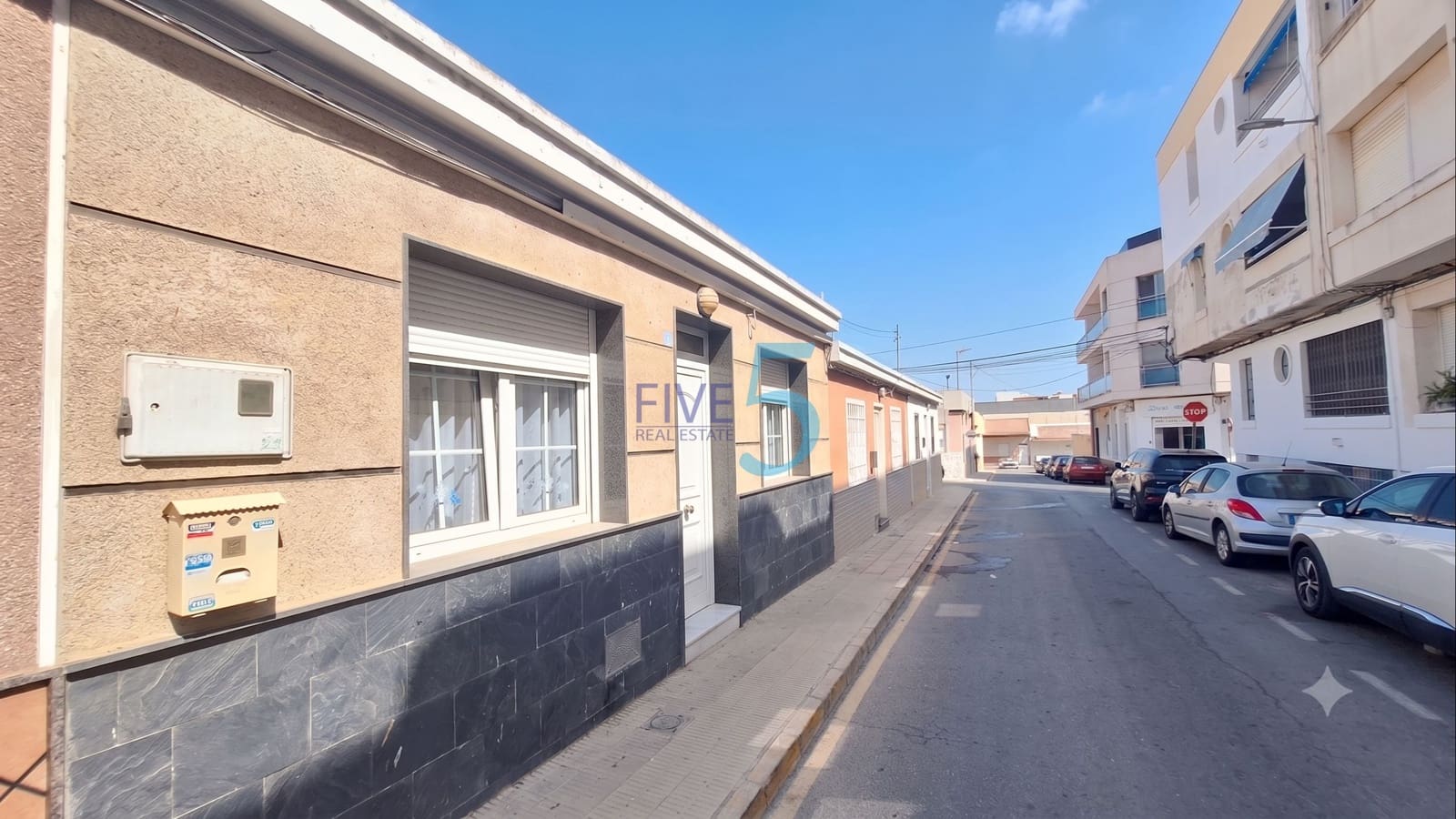 Casa de 4 habitaciones en San Miguel de Salinas en venta - 138.000 € (Ref: 9989492)