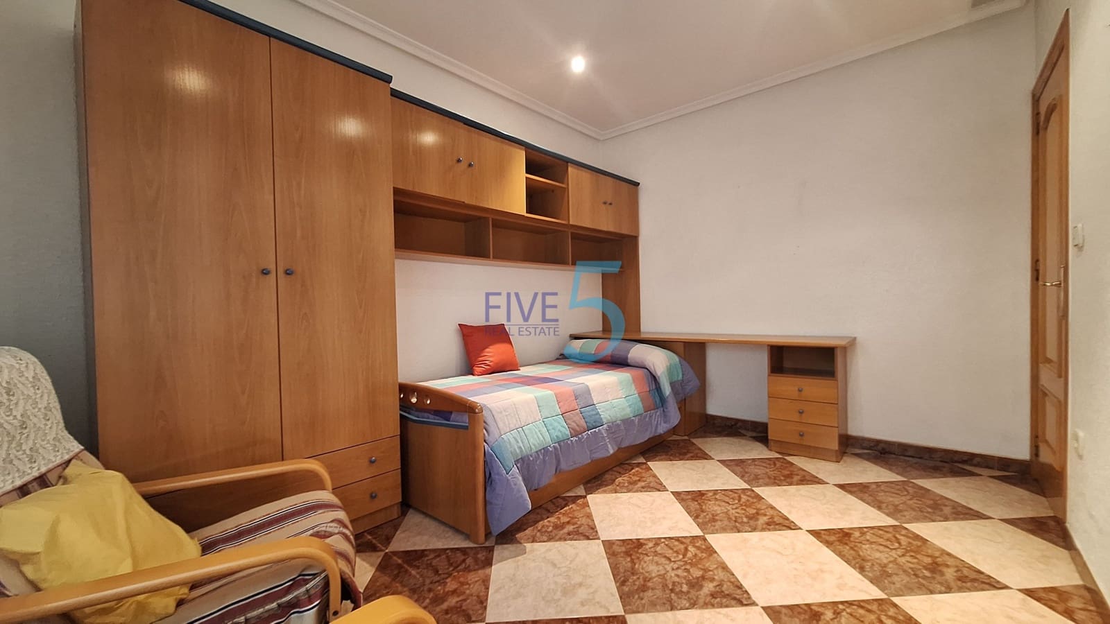 Casa de 4 habitaciones en San Miguel de Salinas en venta - 138.000 € (Ref: 9989492)