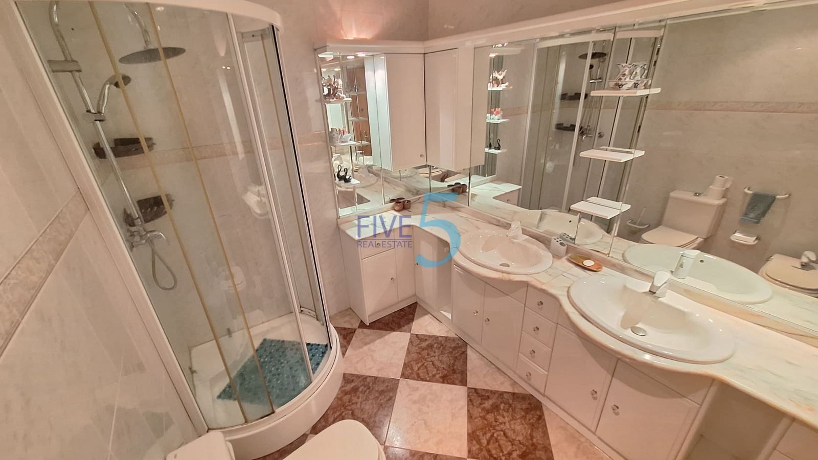 Casa de 4 habitaciones en San Miguel de Salinas en venta - 138.000 € (Ref: 9989492)