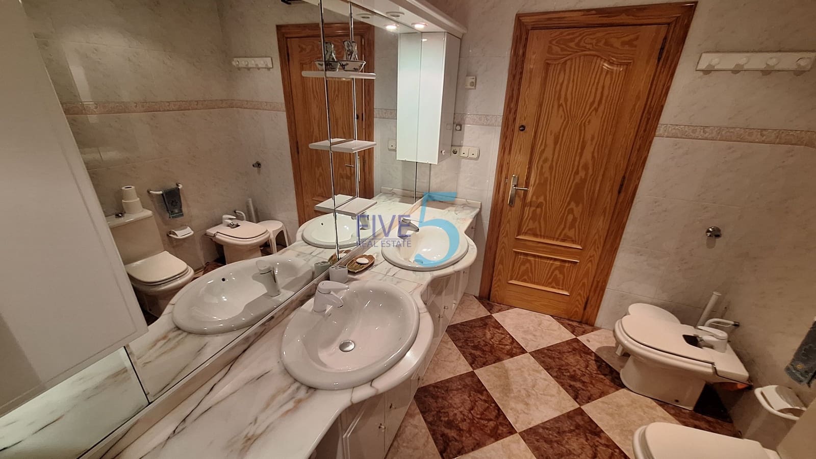 Casa de 4 habitaciones en San Miguel de Salinas en venta - 138.000 € (Ref: 9989492)