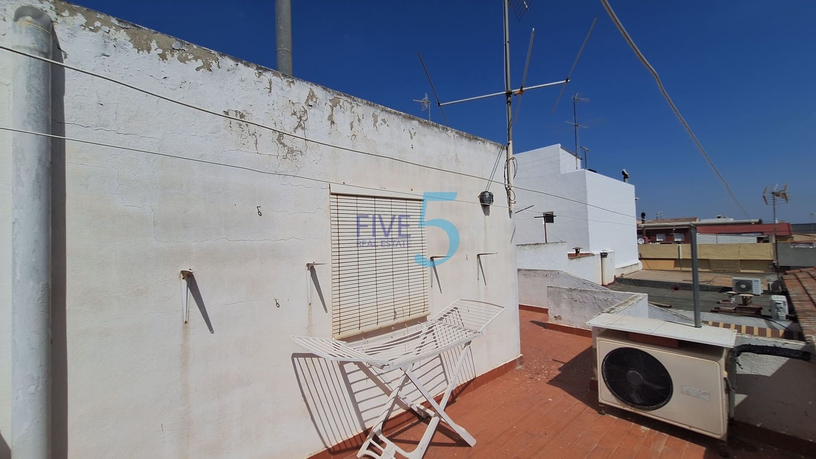 Casa de 4 habitaciones en San Miguel de Salinas en venta - 138.000 € (Ref: 9989492)