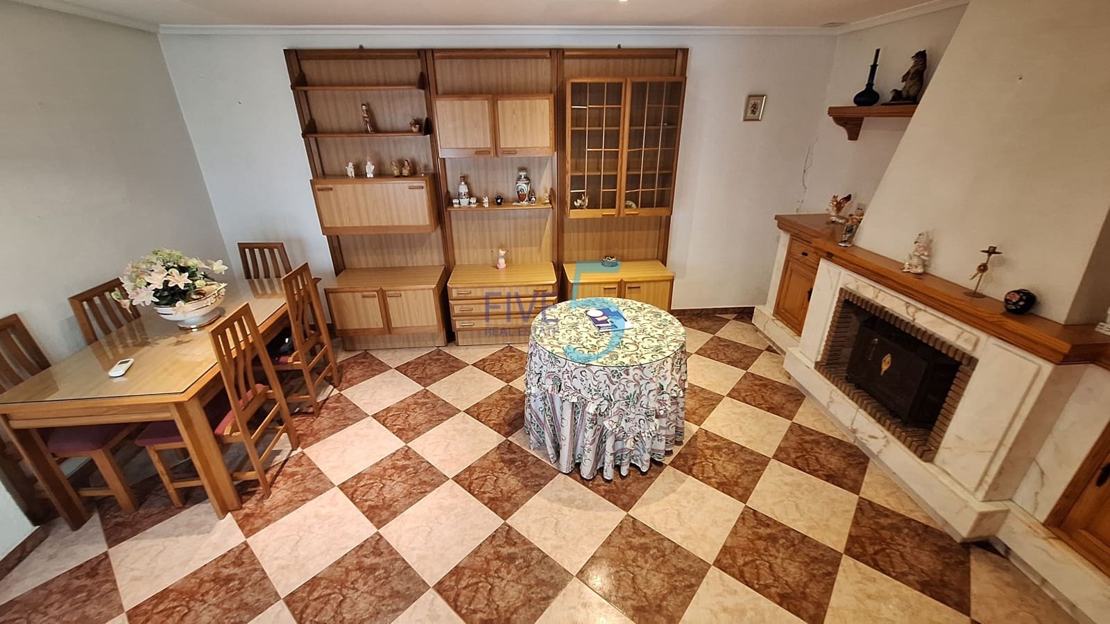 Casa de 4 habitaciones en San Miguel de Salinas en venta - 138.000 € (Ref: 9989492)