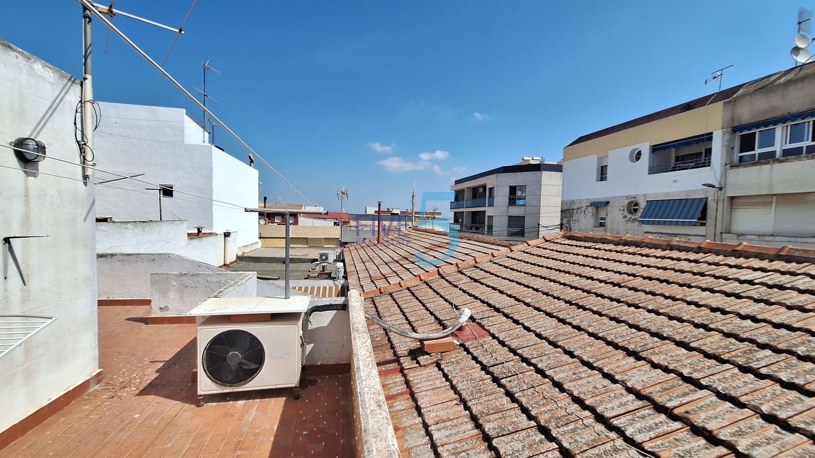 Casa de 4 habitaciones en San Miguel de Salinas en venta - 138.000 € (Ref: 9989492)