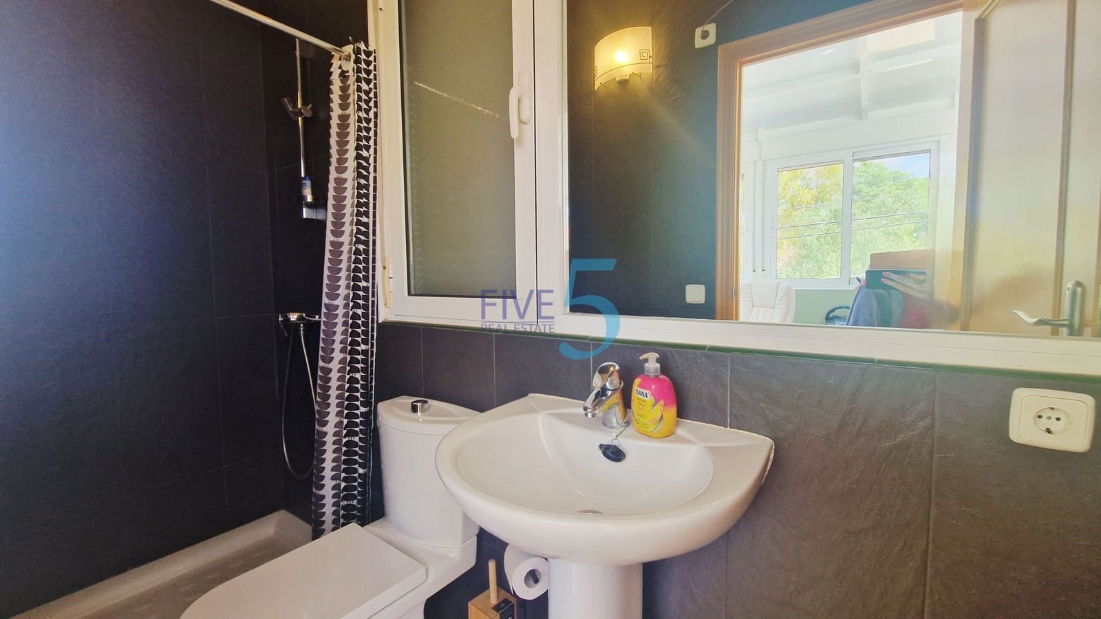 3 soverom Villa til salgs i Estrella de Mar med svømmebasseng garasje - € 298 000 (Ref: 9989493)
