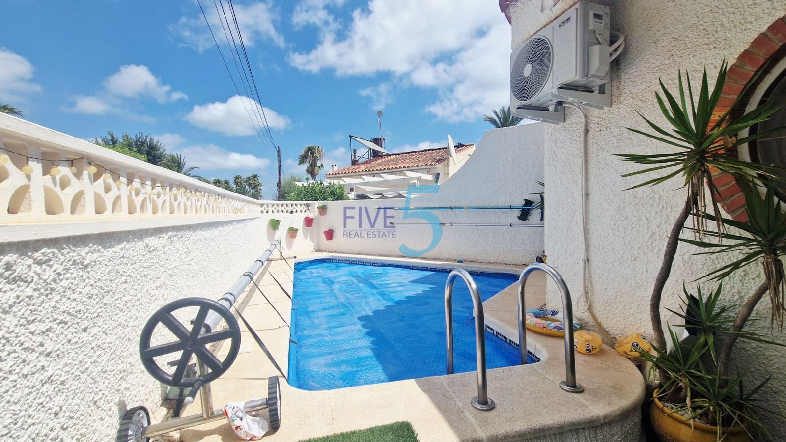 3 soverom Villa til salgs i Estrella de Mar med svømmebasseng garasje - € 298 000 (Ref: 9989493)